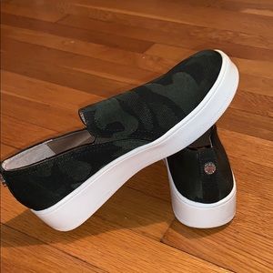 Steve Madden Platform Slip Ons
